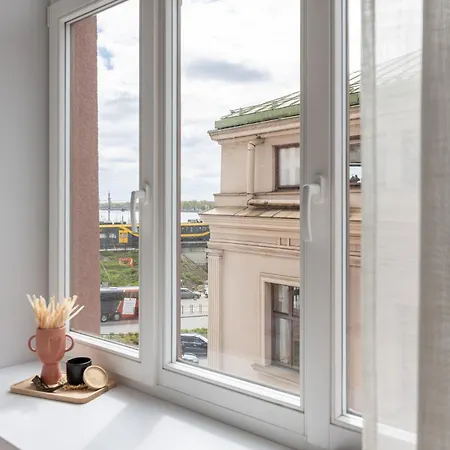 With Great Old Town Location Appartamento